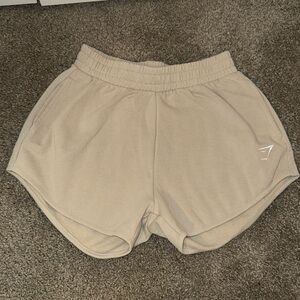 Gymshark training fleece shorts - desert beige